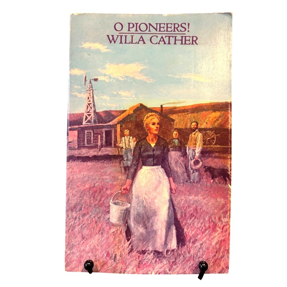 VTG 1976 - O'Pioneers! Book by Willa Cather - Paperback, Excellent Condition.
